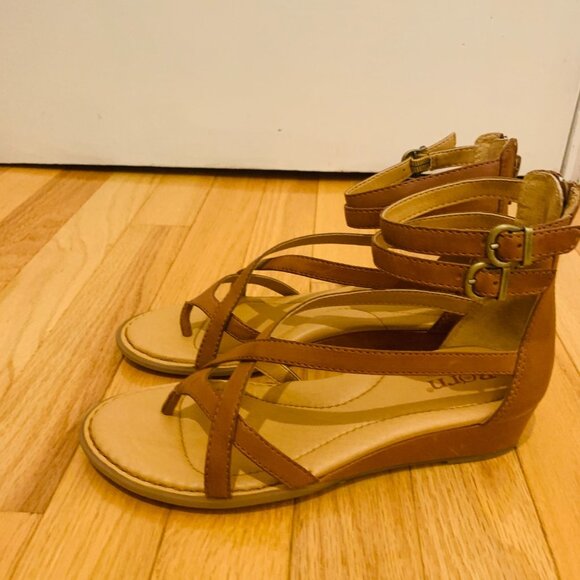 NEW BORN Women's Ankle Strap Leather Platform Wedge Sandal US 6 - Picture 10 of 14